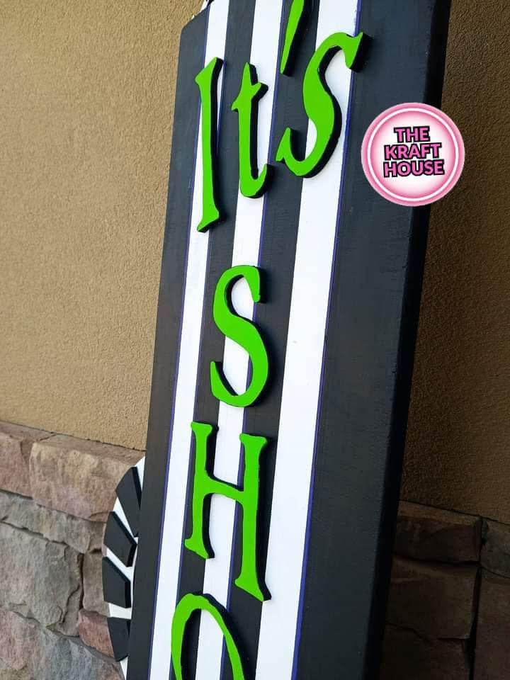 Beetlejuice Door Sign & Porch Leaner Set 💚